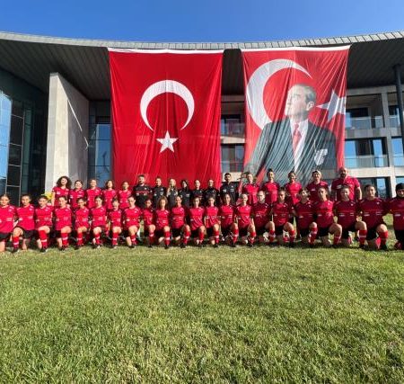 U15 Kız Milli Takımı’ndan 30 Ağustos Kutlaması