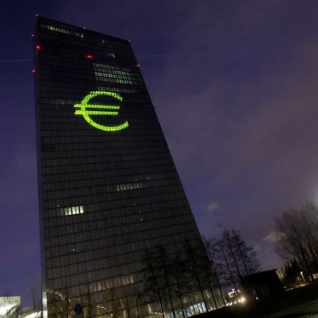 ECB: “Faiz artırımları sona ermiş olabilir”