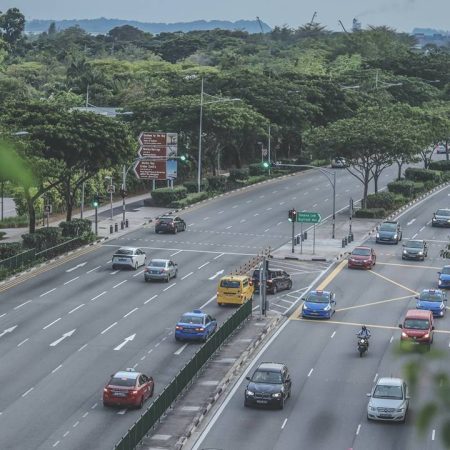 Singapur’da otomobil almak isteyen 100 bin doları gözden çıkaracak